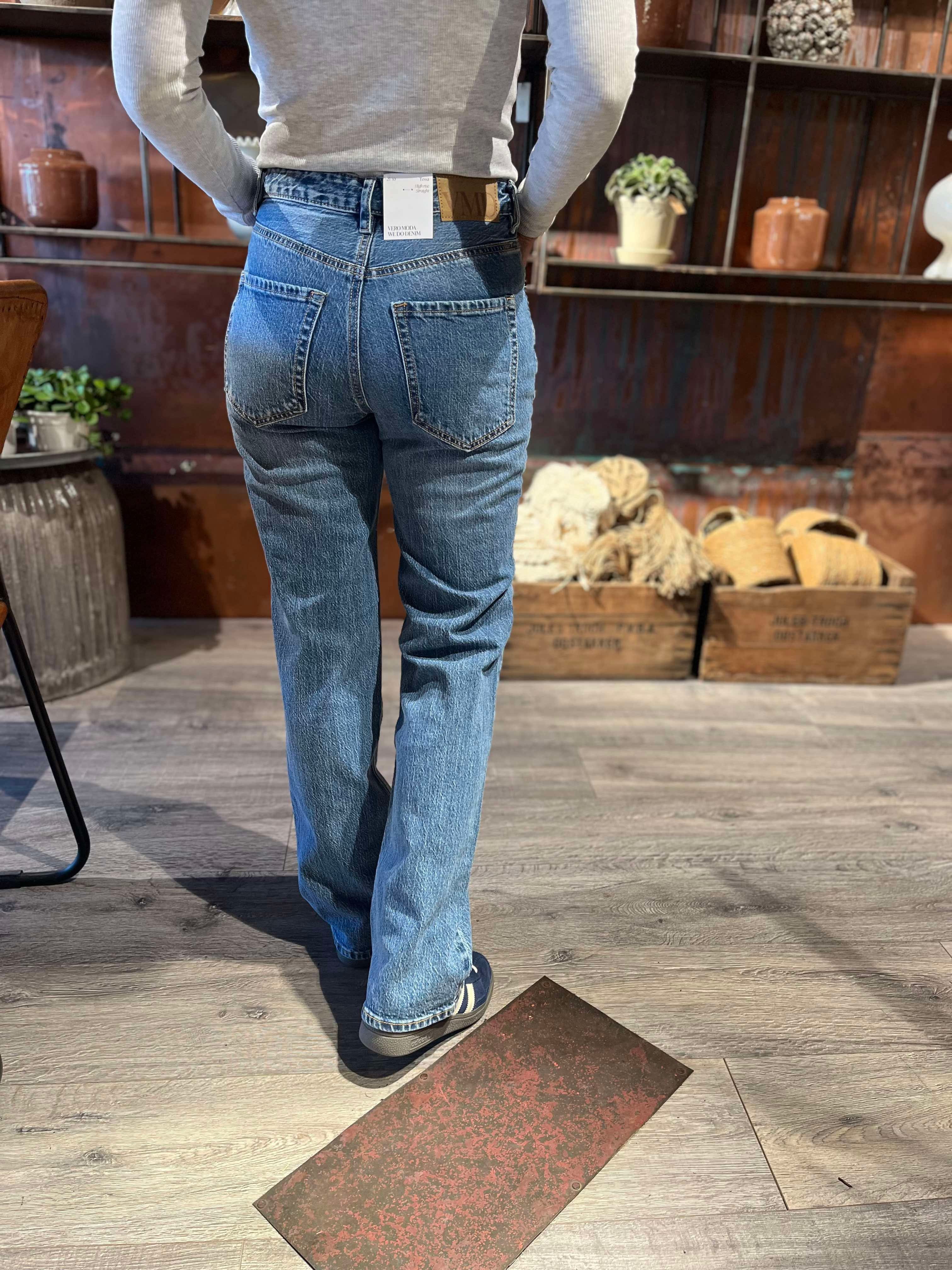 VMTESSA straight jeans - Medium Blue Denim